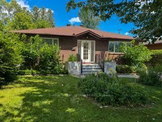 Property Photo: 767 Claude Street ON K1K 2S1
