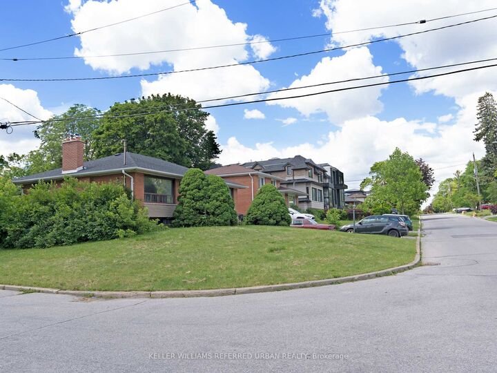 Property Photo:  153 Newton Drive  ON M2M 2N4 