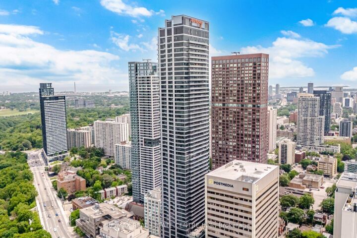 Property Photo:  395 Bloor Street E 2503  ON M4W 0B4 