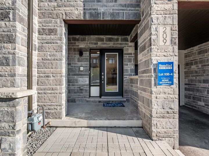 Property Photo:  209 Vivant Street  ON L3X 0K7 