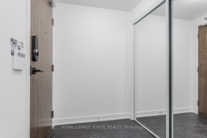 Photo de la propriété:  100 Eagle Rock Way 305  ON L6A 5B9 