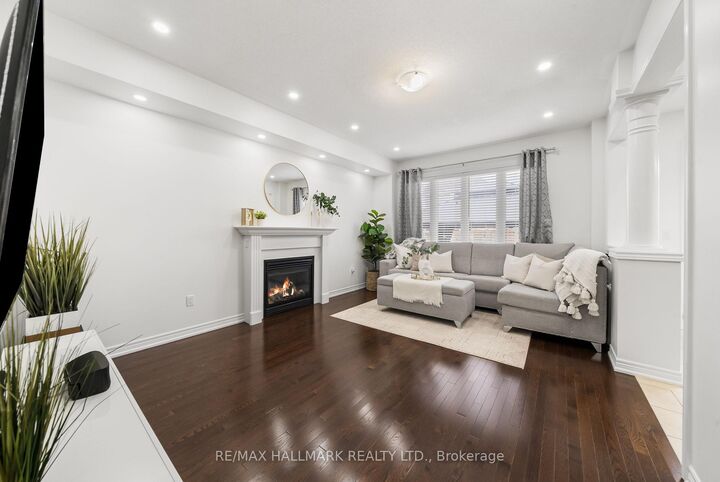 Property Photo:  152 McDonald Crescent  ON L1B 0C9 