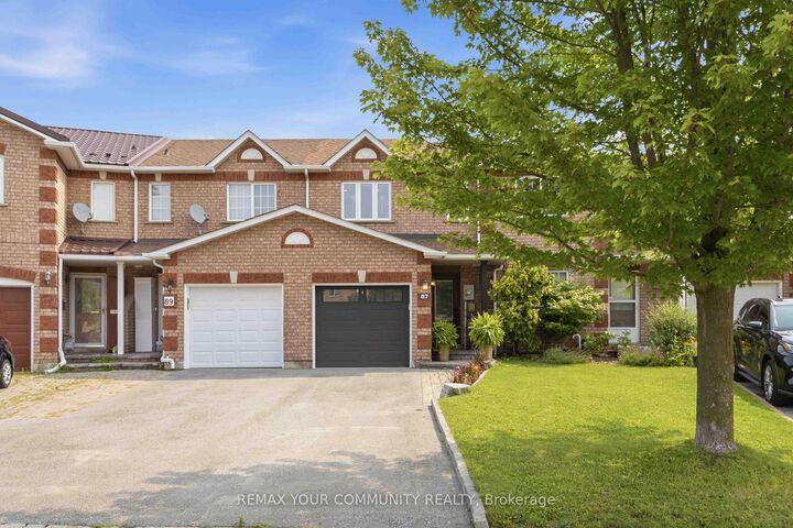 Property Photo: 87 Lancaster Court ON L4P 2Z9