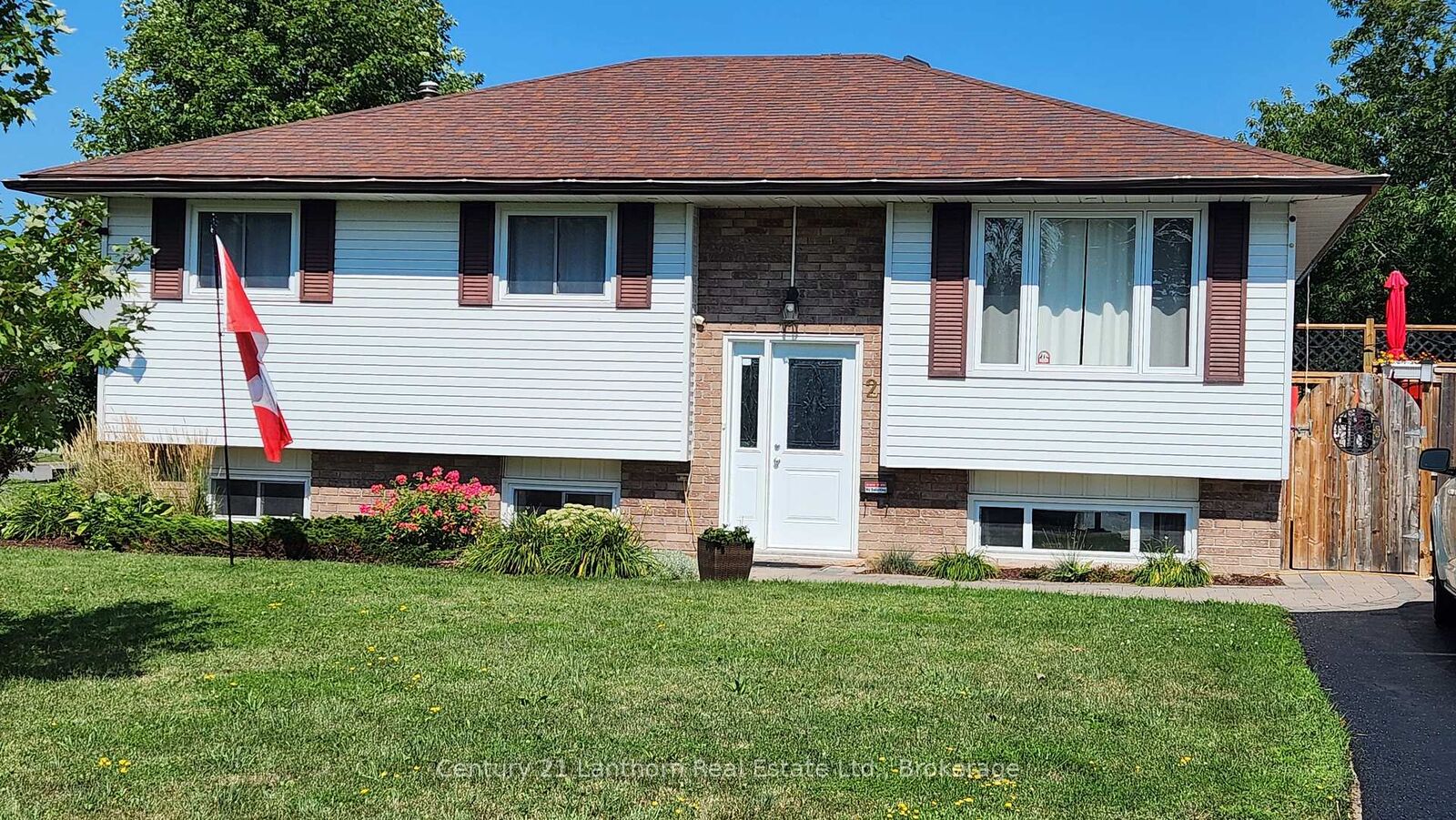 Property Photo:  2 Dixie Place  ON K8P 5A9 