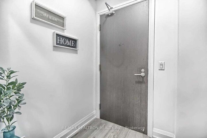 Property Photo:  7890 Bathurst Street 912  ON L4J 7Y3 