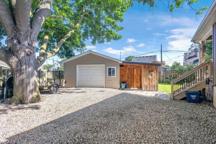 Property Photo:  71 Alexander Drive  ON N3T 5C6 