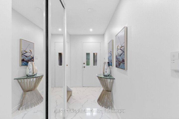 Property Photo:  16 Woodglen Way 8  ON L3R 3A8 