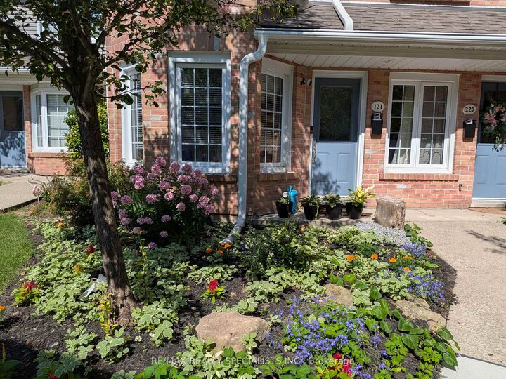 Property Photo:  2110 Cleaver Avenue 121  ON L7M 3Z4 