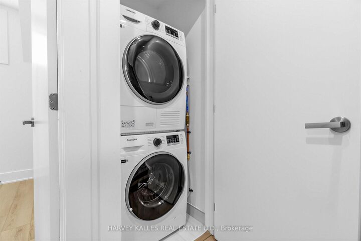 Property Photo:  45 Bellevue Avenue 5B  ON M5T 2N5 