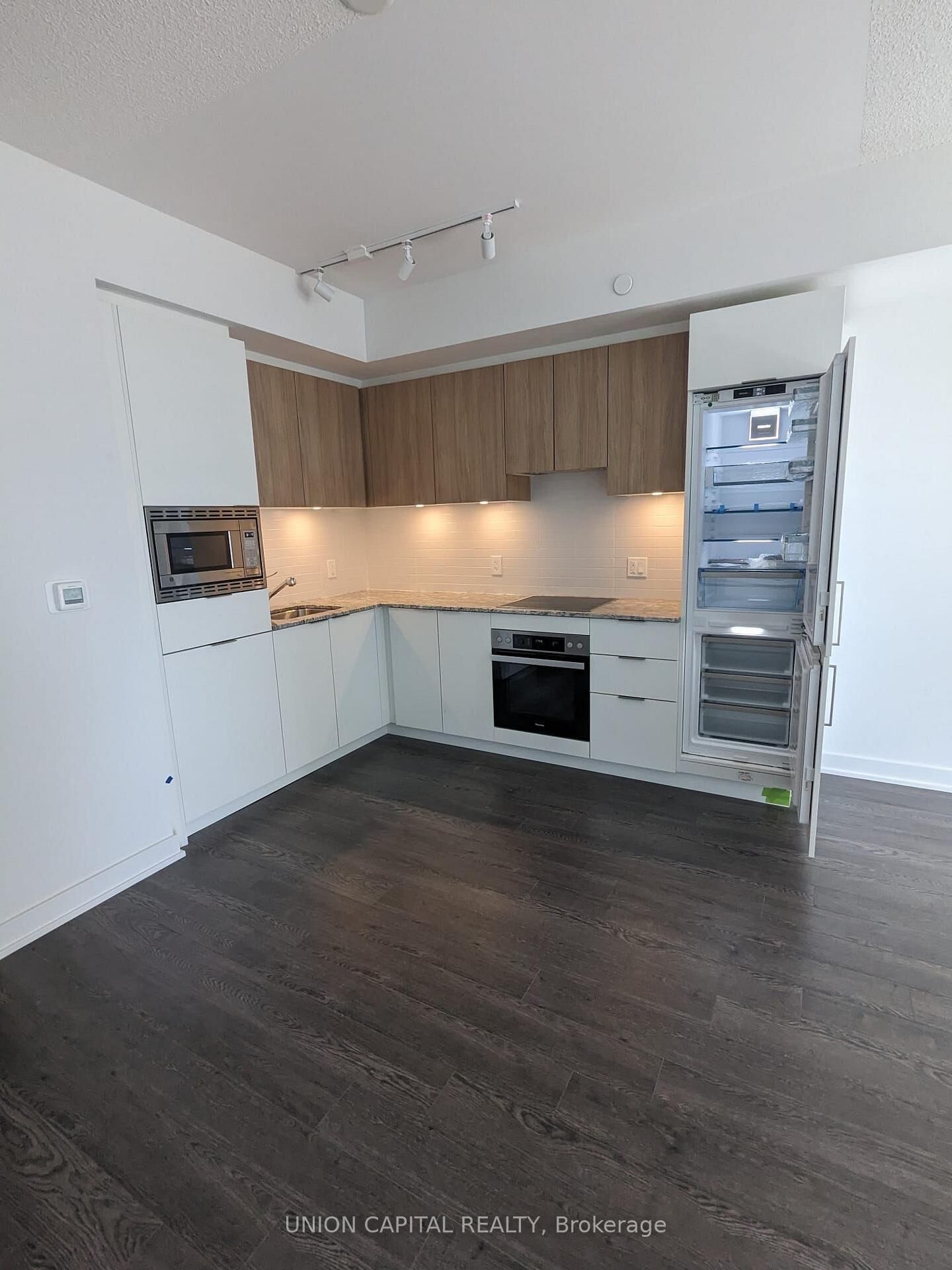 Property Photo:  50 O'Neill Road 308  ON M3C 0H1 