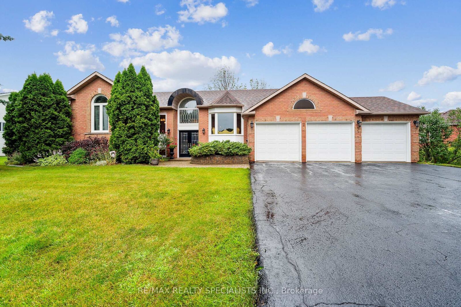 Property Photo: 22 Lamont Creek Drive ON L9Z 1J9