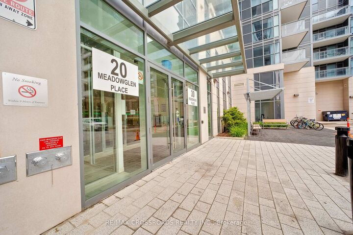 Property Photo:  20 Meadowglen Place 633  ON M1G 0A9 