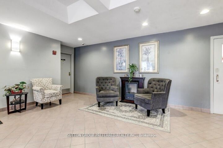 Property Photo: 860 Commissioners Road E 202 ON N6C 5Y8