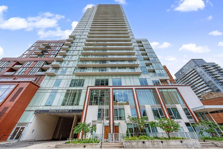 Property Photo: 33 Helendale Avenue 102 ON M4R 0A4