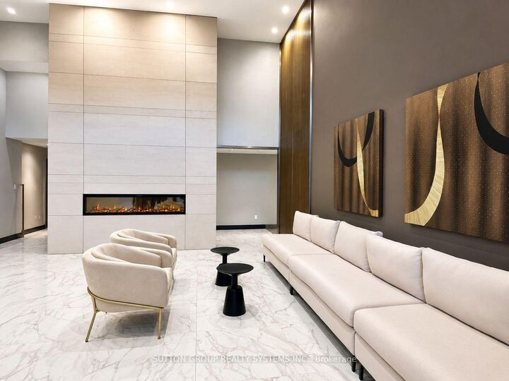 Property Photo:  490 Gordon Krantz Avenue 405  ON L9T 2X5 