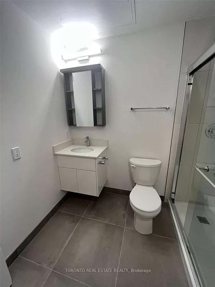 Property Photo:  60 Frederick Street 3207  ON L6Y 1G8 