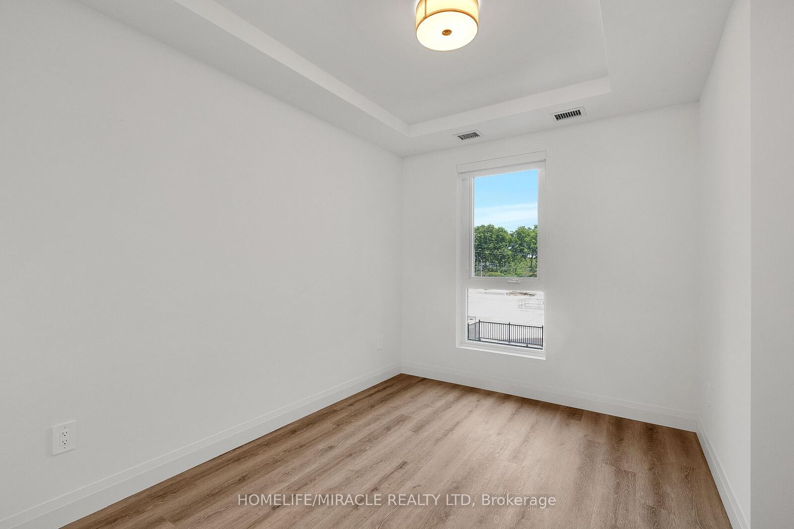 Property Photo:  1333 Weber Street E 201  ON N2A 1C2 
