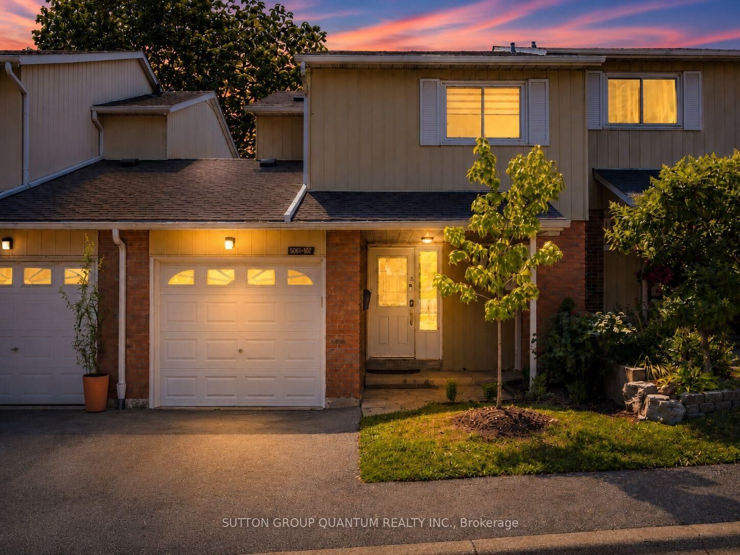 Photo de la propriété:  5061 Pinedale Avenue 102  ON L7L 5J6 