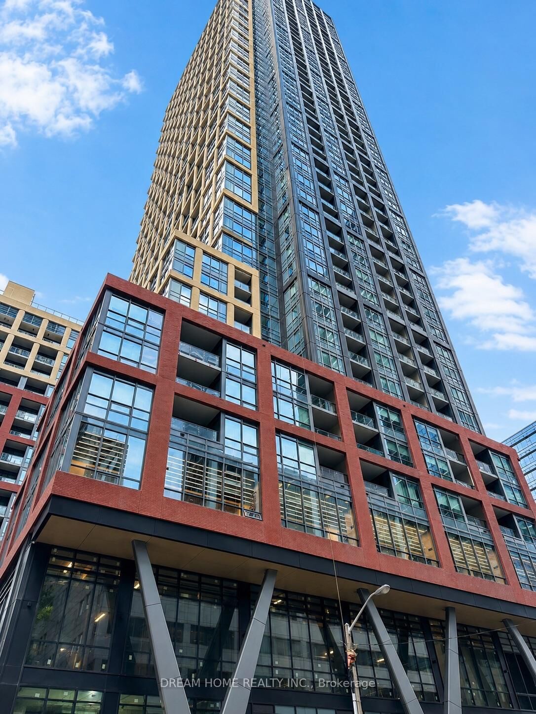 Property Photo: 108 Peter Street 3505 ON M5V 0W2