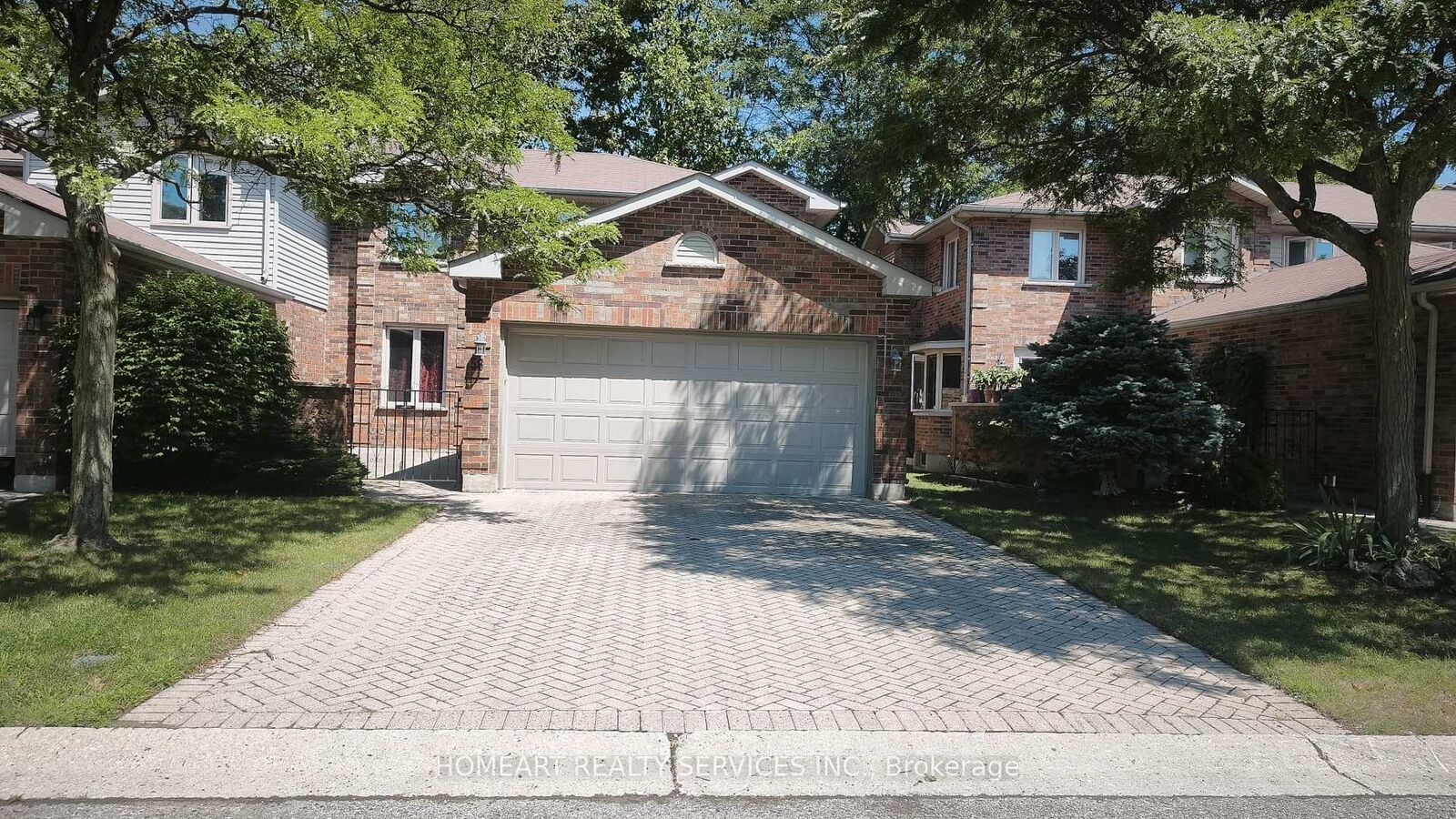 Property Photo: 70 Sunnyside Drive 56 ON N5X 3W5