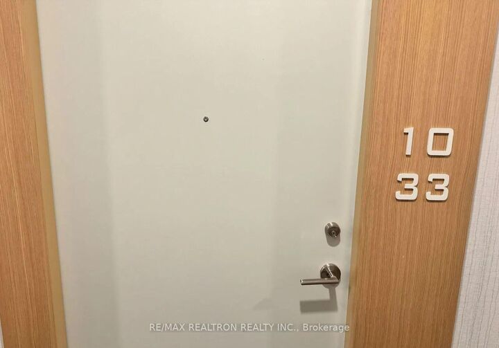 Property Photo:  1100 Sheppard Avenue W 1033  ON M3K 0E4 