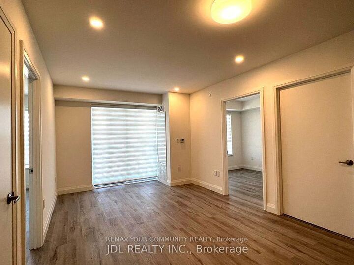 Property Photo:  58 Lakeside Terrace 811  ON L4M 7B9 