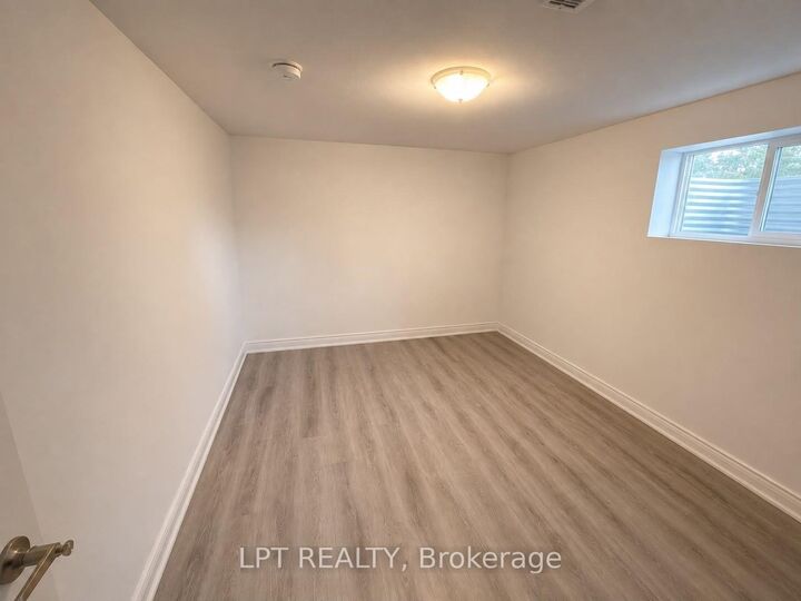 Property Photo:  51 Windermere Court  ON L6X 2L5 