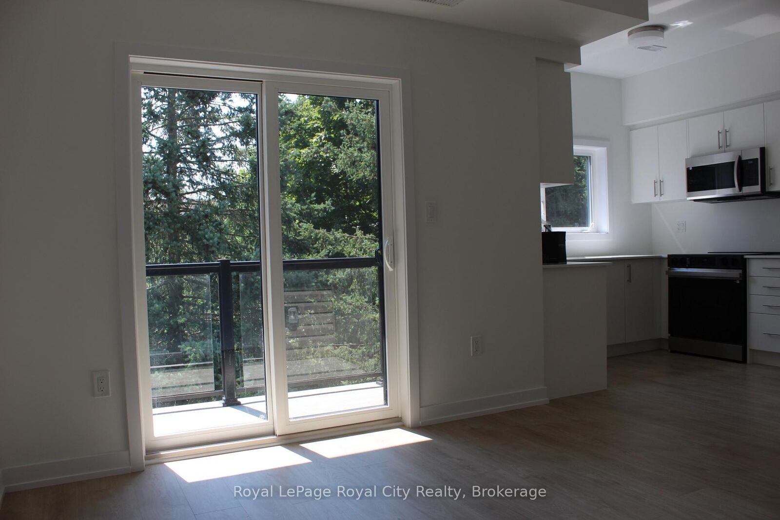 Property Photo:  42 Lowes Road W 78  ON N1G 0H6 