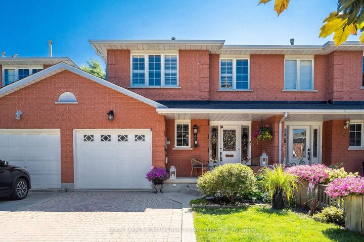 46 Chelsea Crescent — photo 1
