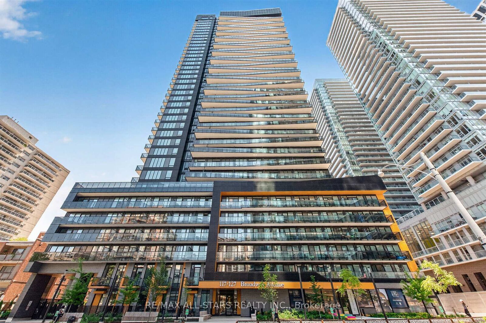 Property Photo:  127 Broadway Avenue 1106  ON M4P 1V4 