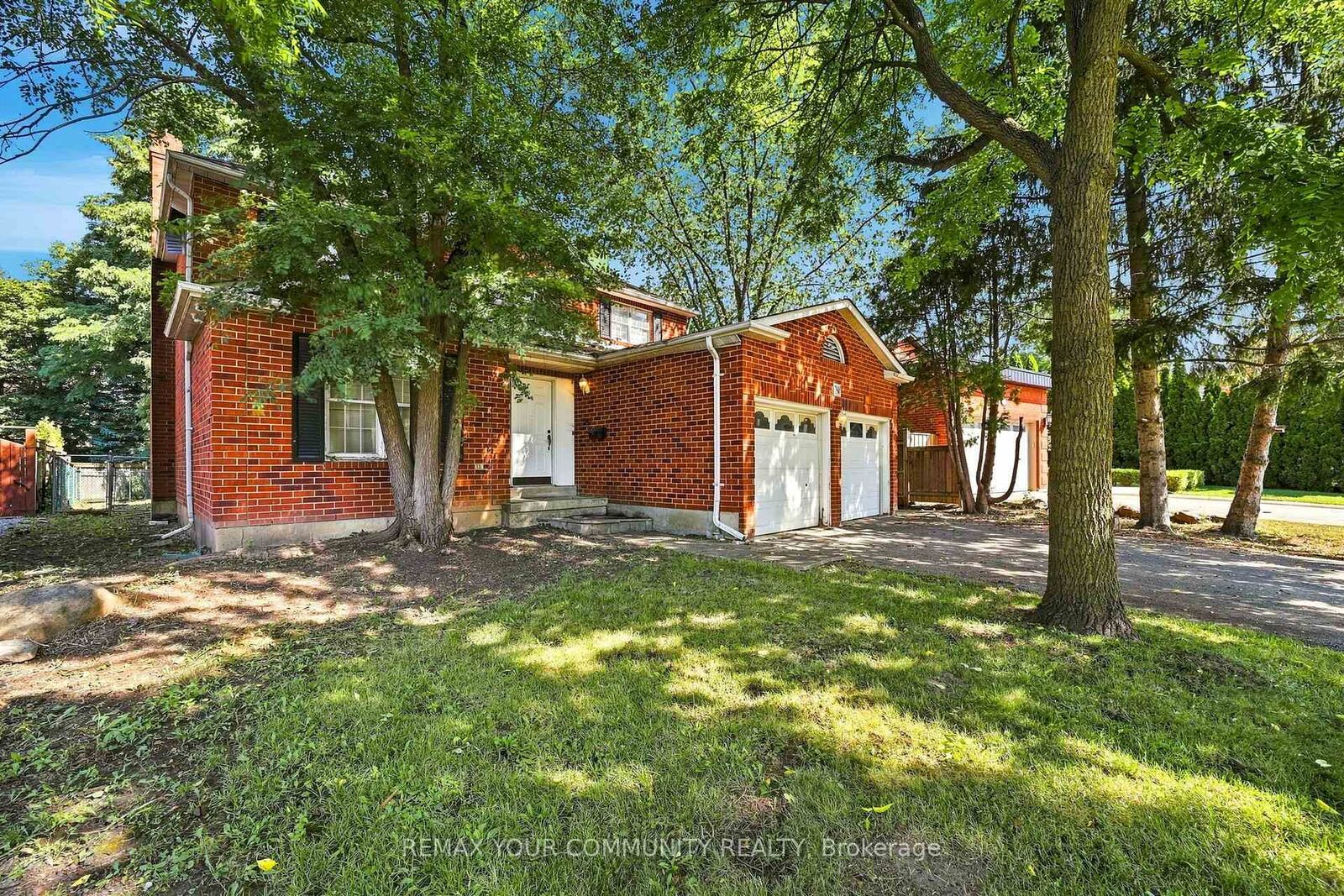 Property Photo:  34A Claridge Drive  ON L4C 6H3 