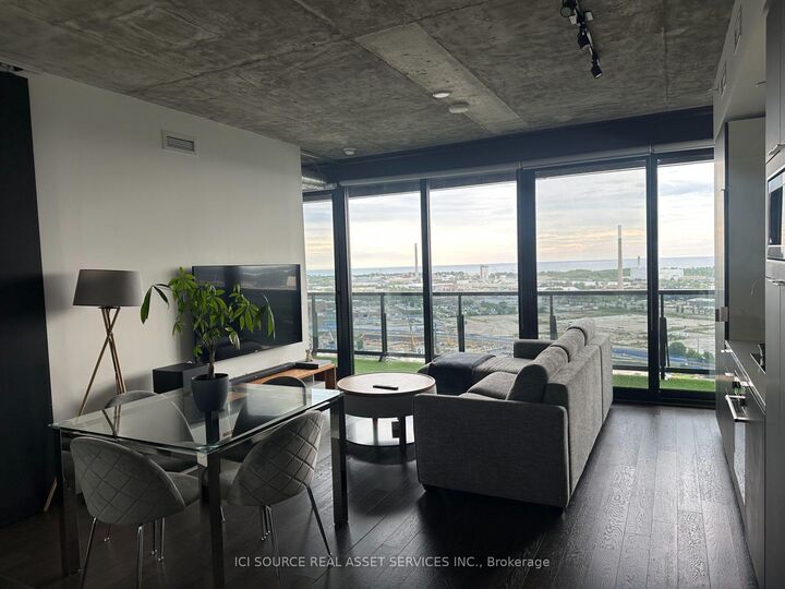 Property Photo:  170 Bayview Avenue 2407  ON M5A 0M4 