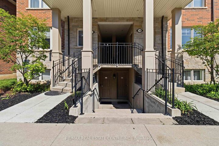 Property Photo: 2420 Baronwood Drive 9-01 ON L6M 0X6