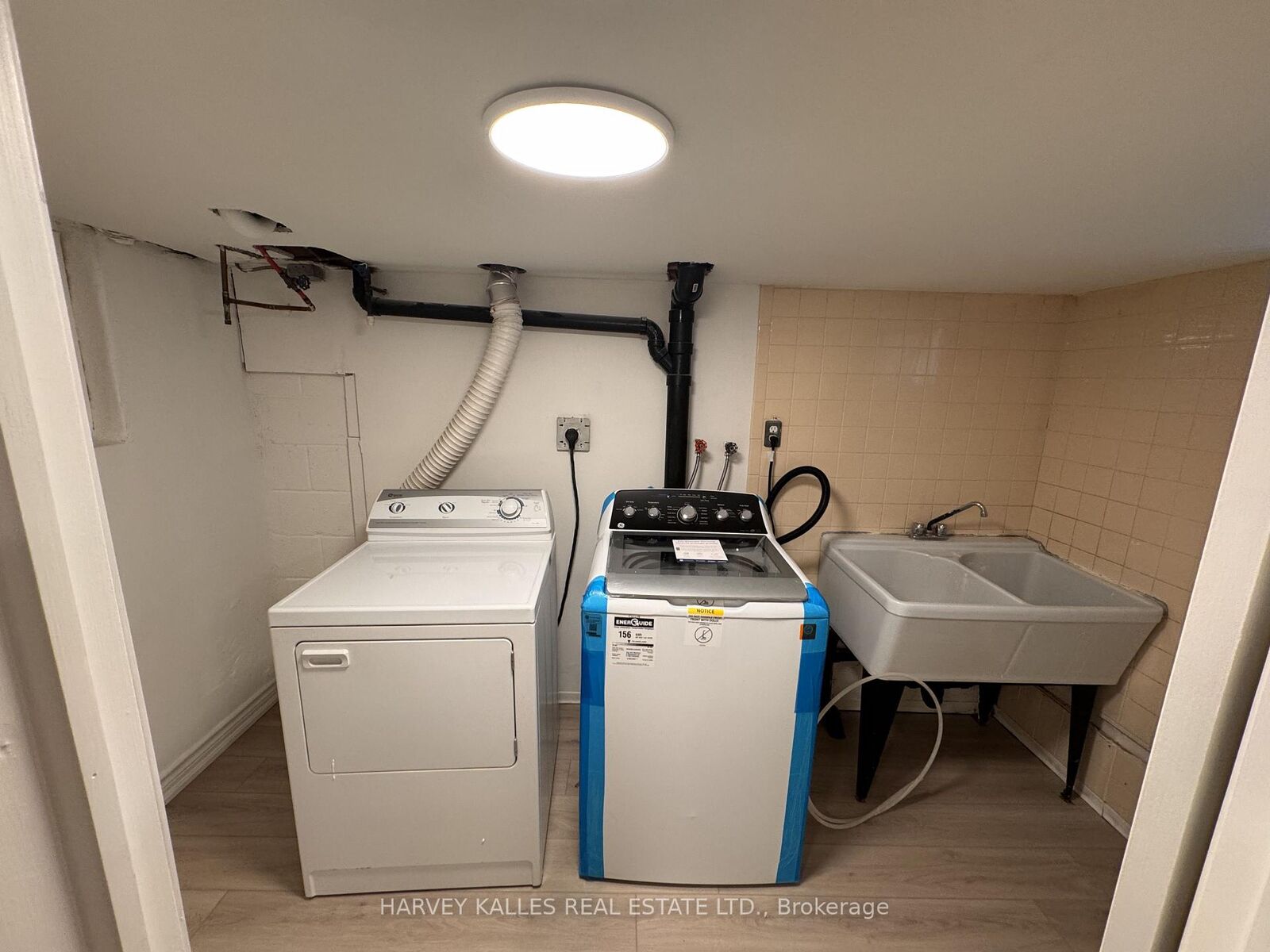 Property Photo: 628 Manning Avenue ON M6G 2V9