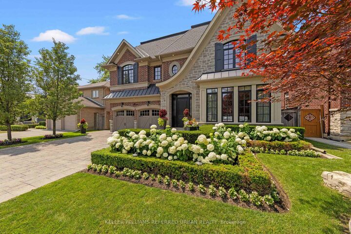 Property Photo:  4 Community Circle  ON M2R 1W5 