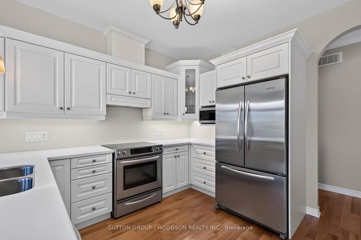 Photo de la propriété: 2304 Jack Nash Drive ON N6K 5R3