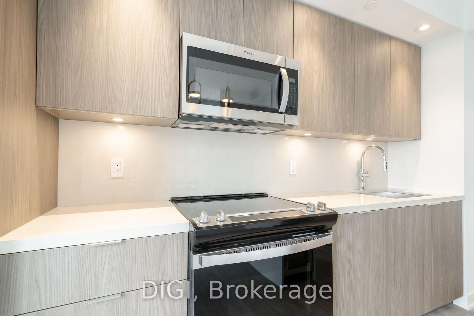 Property Photo:  485 Perth Avenue E613  ON M6N 0B9 