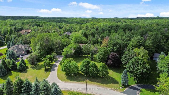 Property Photo: 75 Woodbridge Circle ON L9L 2B3