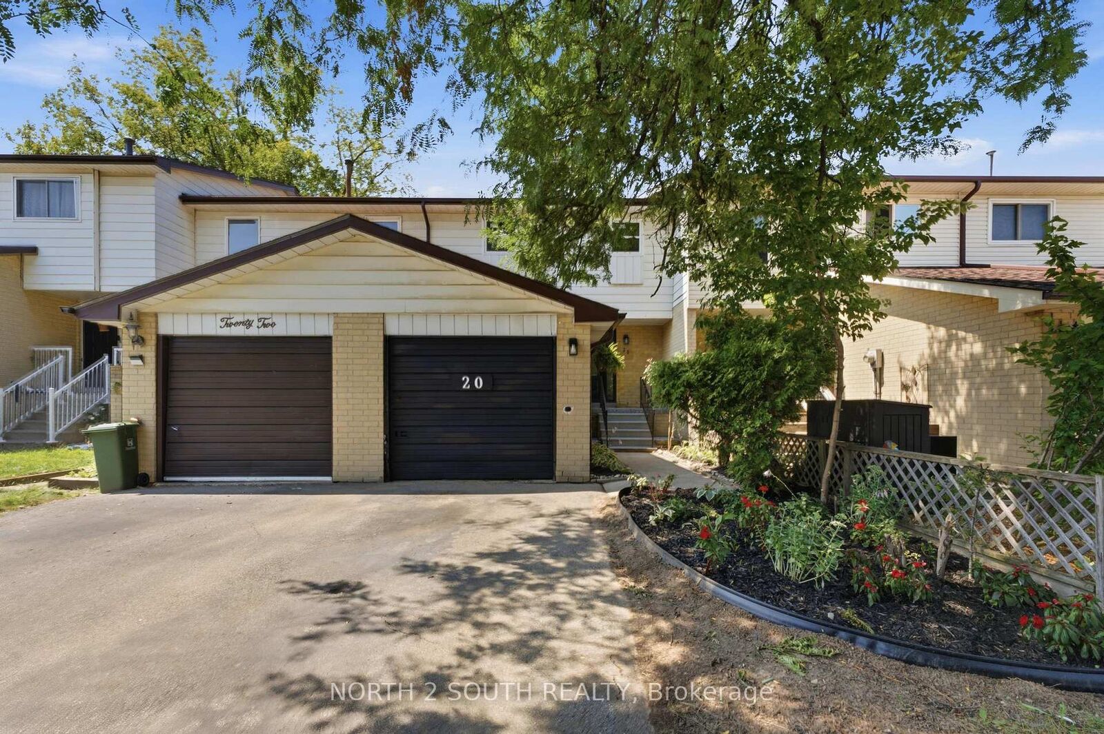 Property Photo: 20 Gledhill Crescent ON L9C 6H4