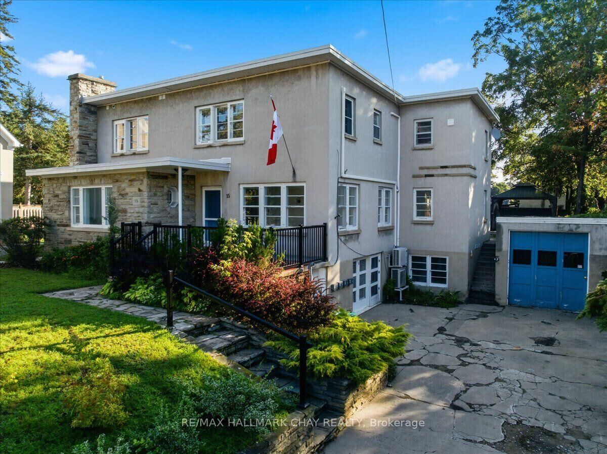 Property Photo: 15 Parkside Drive 3 ON L4N 1W7
