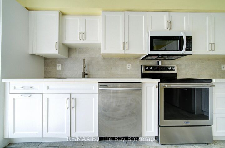 88 Wesley Avenue — photo 1