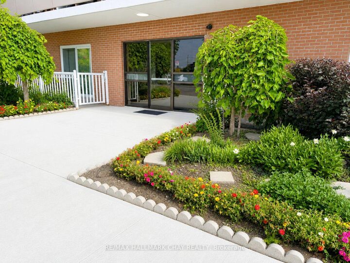 Property Photo:  414 Blake Street 306  ON L4M 5J7 