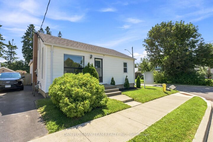 Property Photo:  11 Veterans Avenue  ON L1C 2C1 