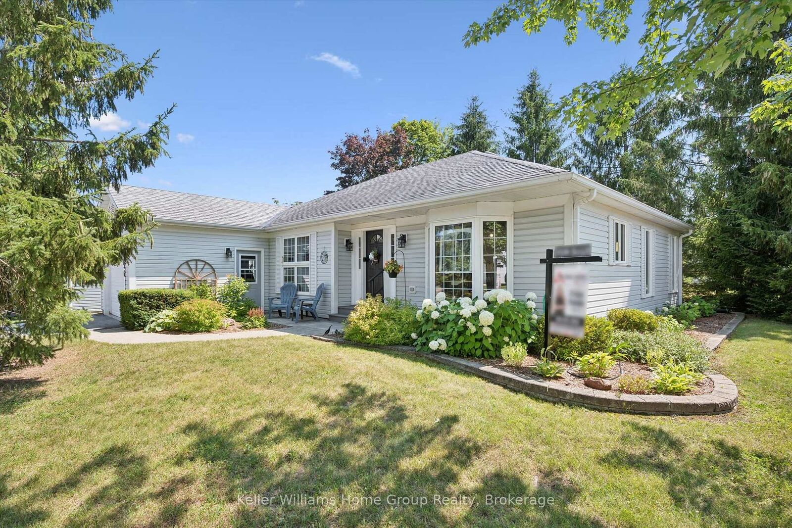 Property Photo: 136 Bristlecone Crescent ON N0B 1J0