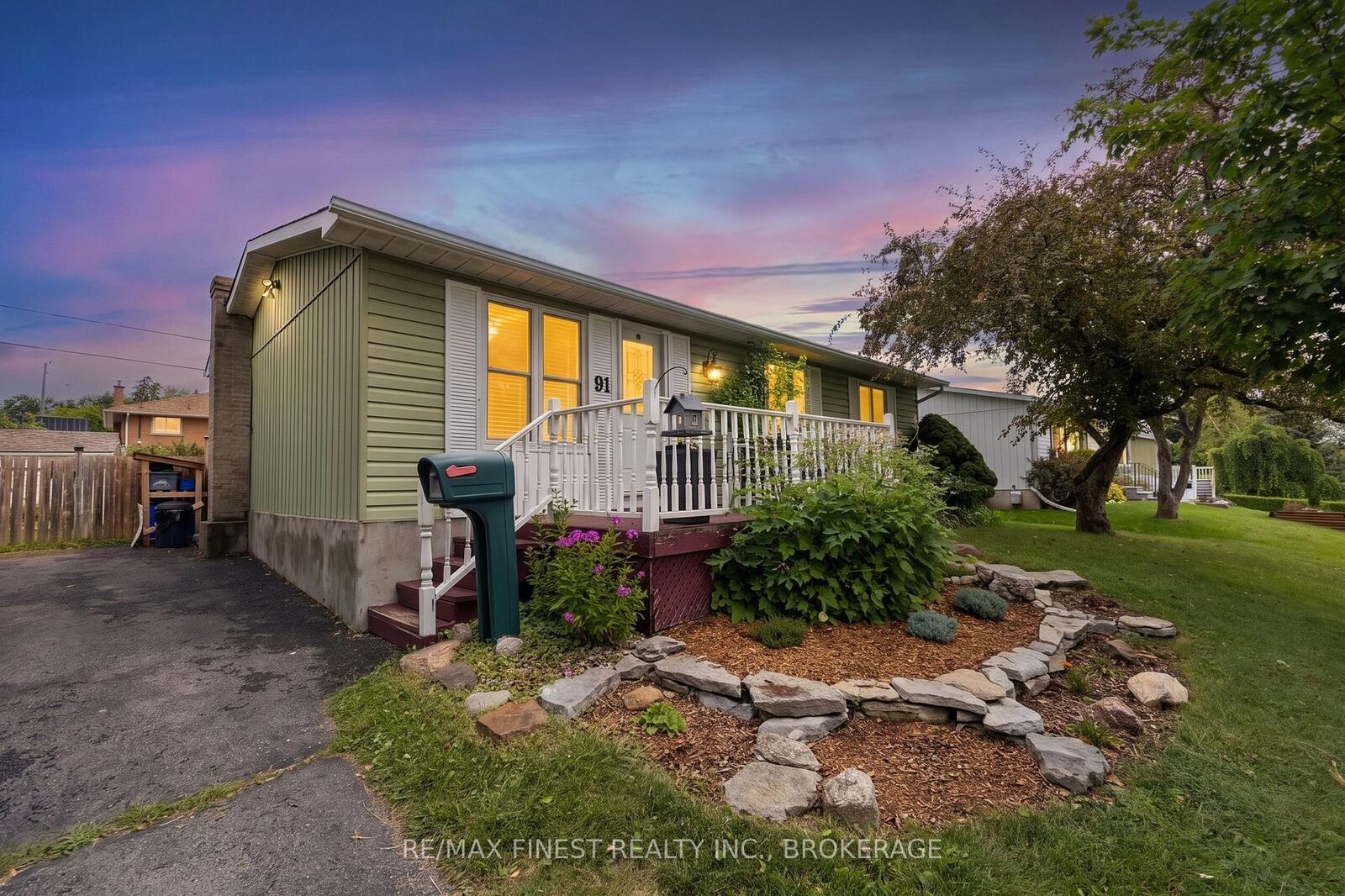 Property Photo: 91 Cambridge Crescent ON K7N 1R4