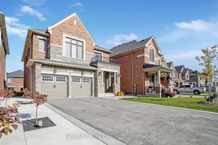 Property Photo:  38 Chorus Crescent  ON L4H 3N5 