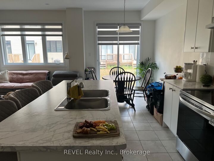 Property Photo: 118 Varsity Drive ON L3B 0N3