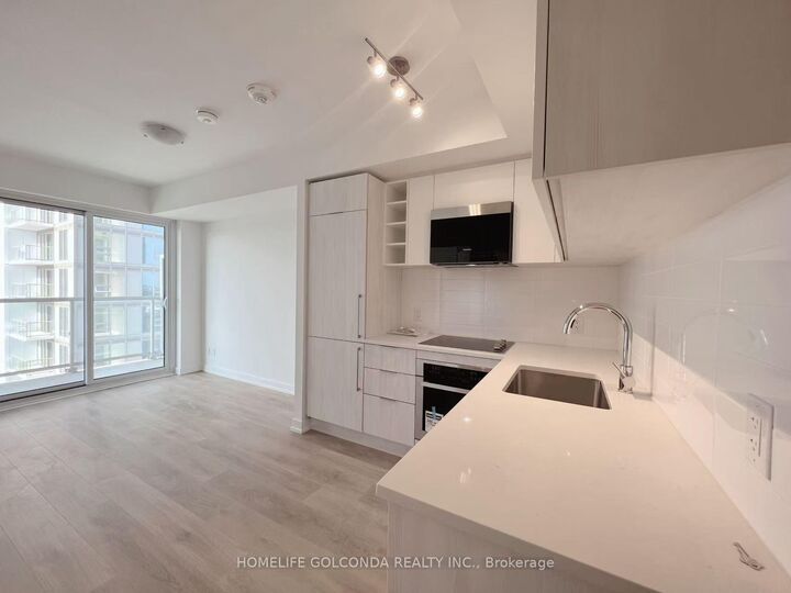 Property Photo:  2033 Kennedy Road 1612  ON M1T 0B9 