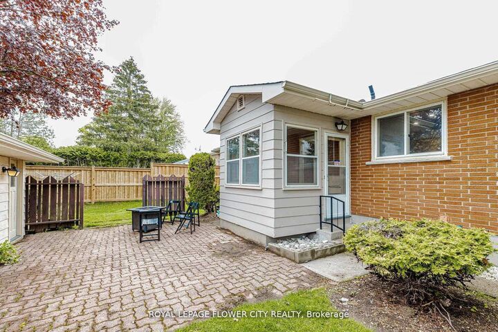Property Photo: 15 Cumberland Crescent ON N5X 1B7