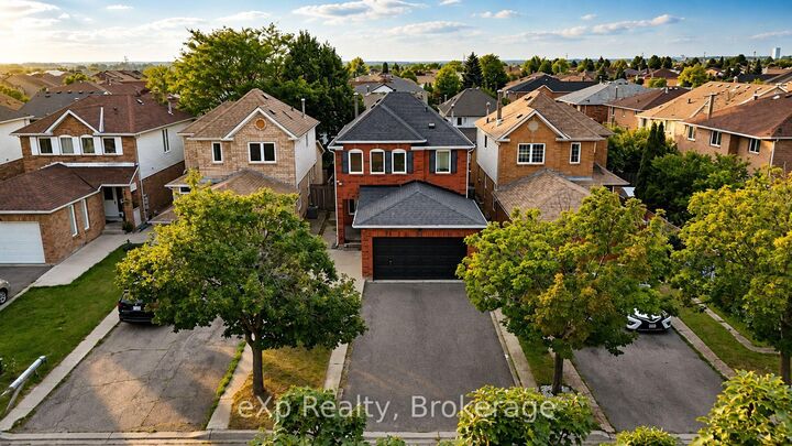 Property Photo: 39 Matterdale Avenue ON L6Y 4J6